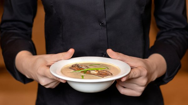 Où apprendre les techniques de la cuisine thaïlandaise à Chiang Mai : ateliers et chefs recommandés ?